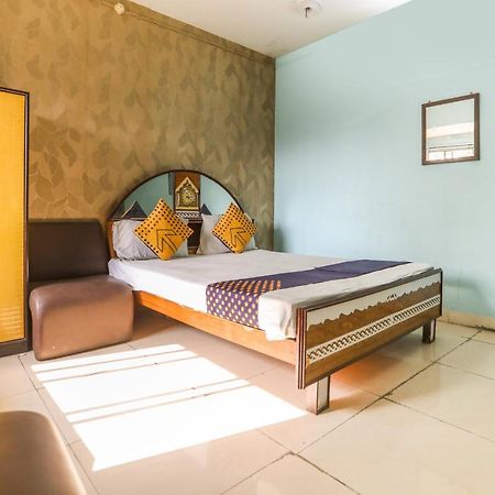Spot On 10470 Hollywood Joka Hotel Bhasa Luaran gambar